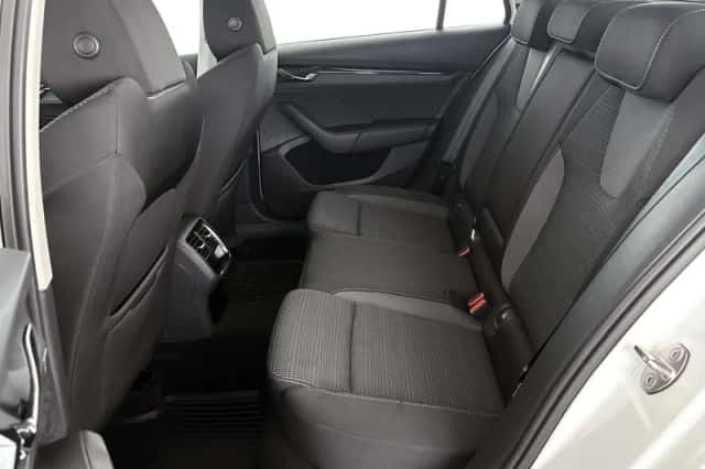 Škoda Octavia (2022) thumbnail 8