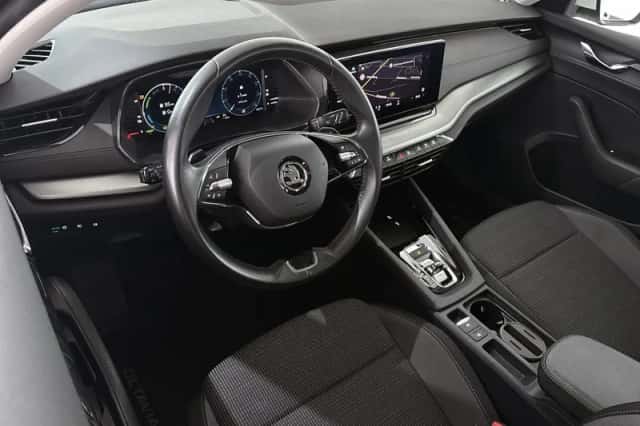 Škoda Octavia (2022) thumbnail 5