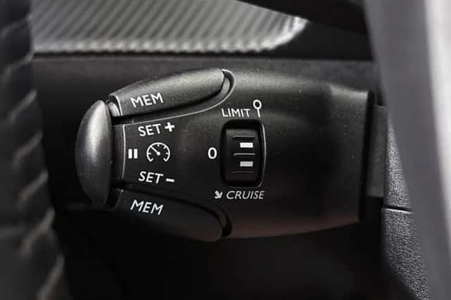 Peugeot 208 (2020) thumbnail 28
