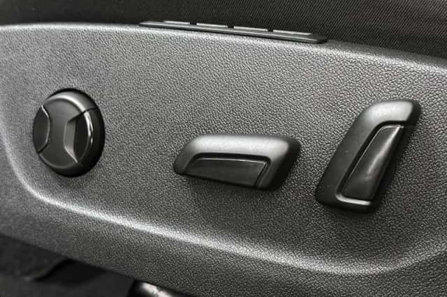 Škoda Octavia (2023) thumbnail 19