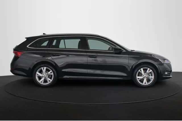 Škoda Octavia (2023) thumbnail 37