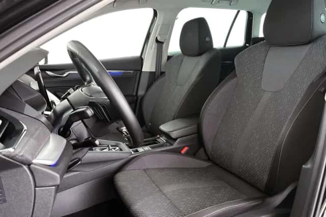 Škoda Octavia (2023) thumbnail 6