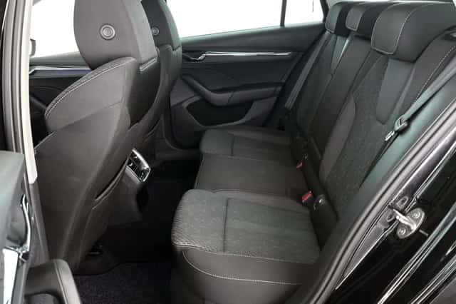 Škoda Octavia (2023) thumbnail 8