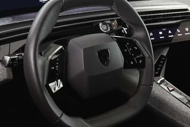Peugeot e-3008 (2025) thumbnail 12