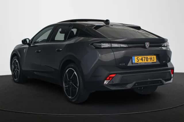 Peugeot 408 (2023) thumbnail 4