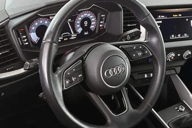 Audi A1 (2019) thumbnail 11