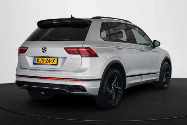 Volkswagen Tiguan (2022) thumbnail 3