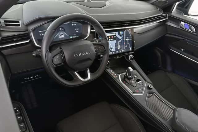Lynk & Co 01 (2024) thumbnail 5