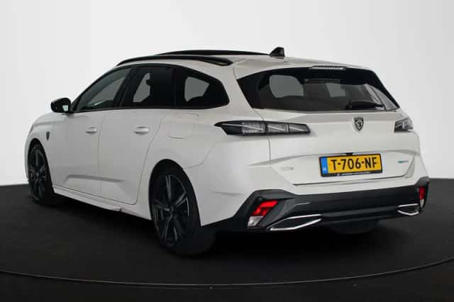 Peugeot 308 (2022) thumbnail 4
