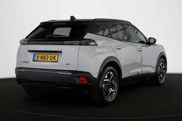 Peugeot e-2008 (2023) thumbnail 3