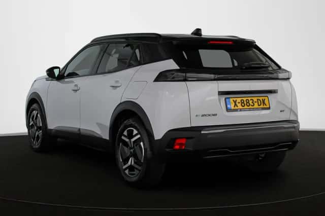 Peugeot e-2008 (2023) thumbnail 4
