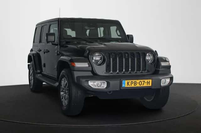 Jeep Wrangler (2021) thumbnail 2