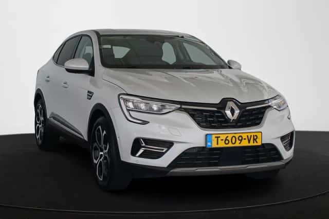 Renault Arkana (2022) thumbnail 2