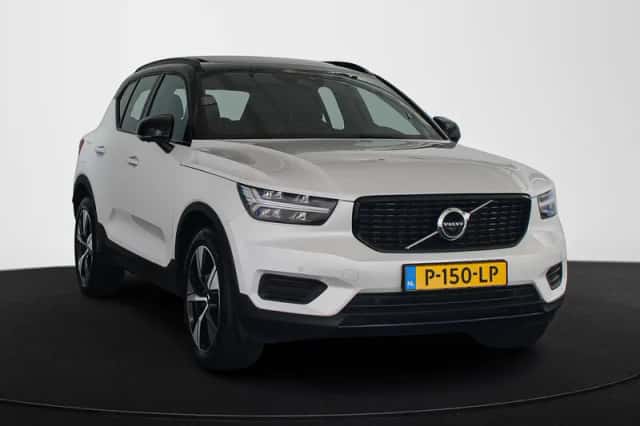 Volvo XC40 (2022) thumbnail 2