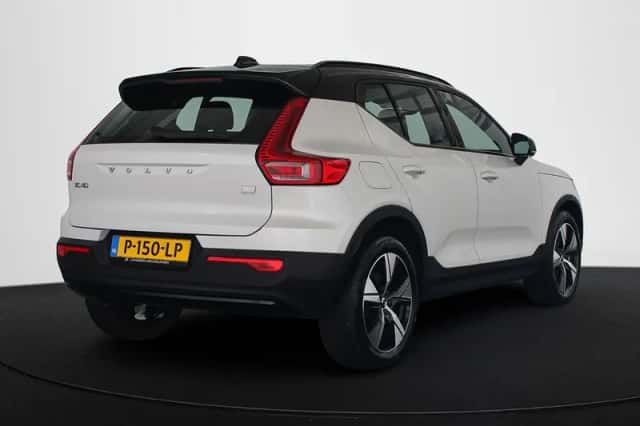 Volvo XC40 (2022) thumbnail 3