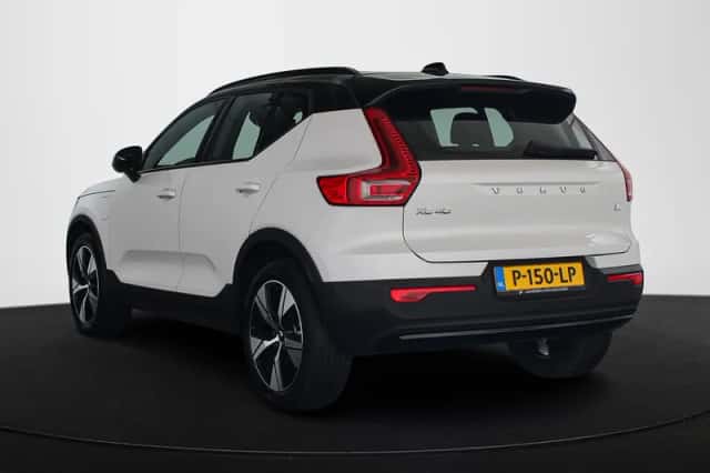 Volvo XC40 (2022) thumbnail 4