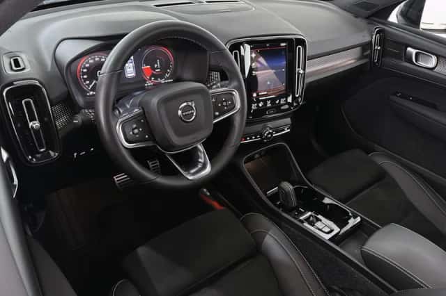 Volvo XC40 (2022) thumbnail 5