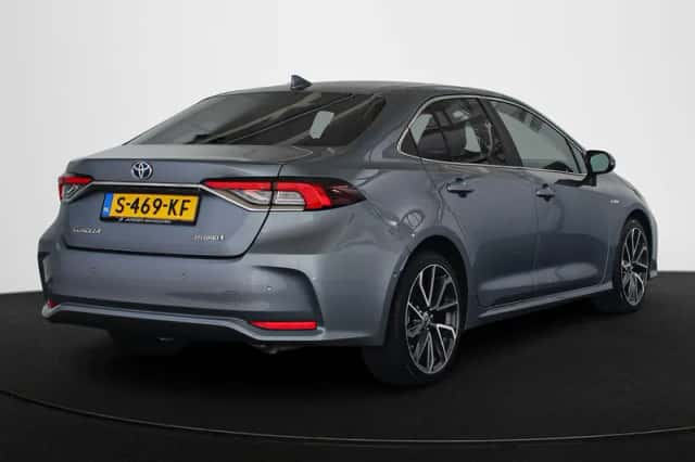 Toyota Corolla (2023) thumbnail 3