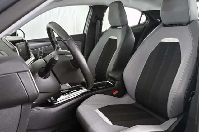 Opel Mokka-e (2024) thumbnail 6