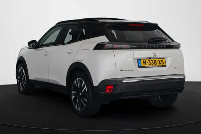 Peugeot e-2008 (2022) thumbnail 4