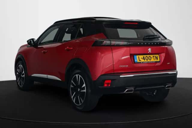 Peugeot 2008 (2021) thumbnail 4