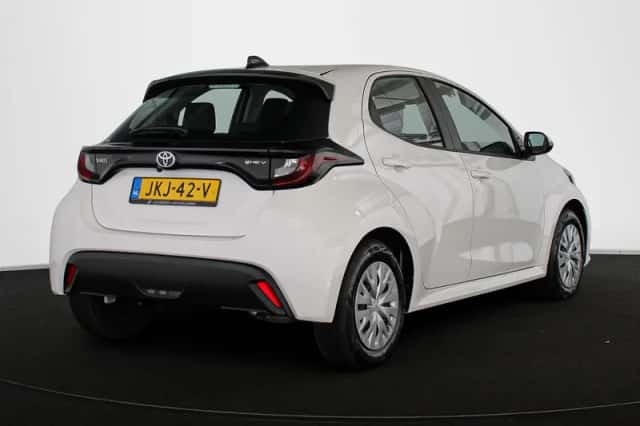 Toyota Yaris (2025) thumbnail 3