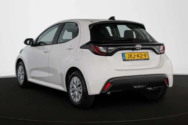 Toyota Yaris (2025) thumbnail 4