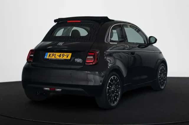 Fiat 500C (2024) thumbnail 3