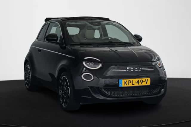 Fiat 500C (2024) thumbnail 2