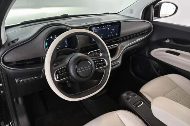 Fiat 500C (2024) thumbnail 5