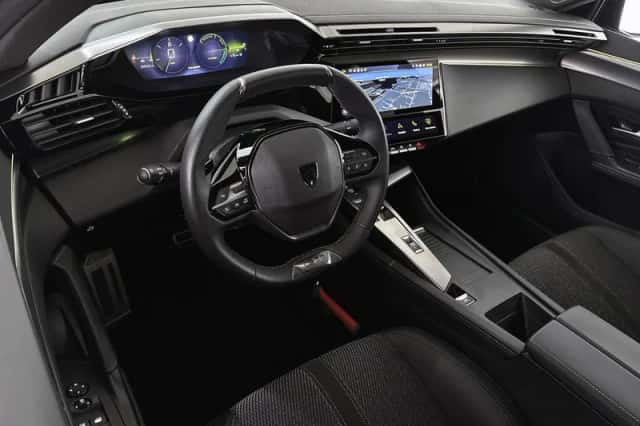 Peugeot 408 (2025) thumbnail 5