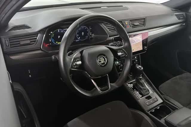 Škoda Superb (2022) thumbnail 5