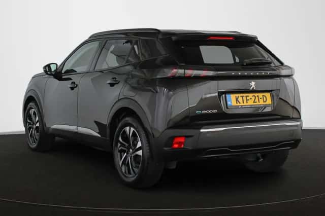 Peugeot e-2008 (2022) thumbnail 4