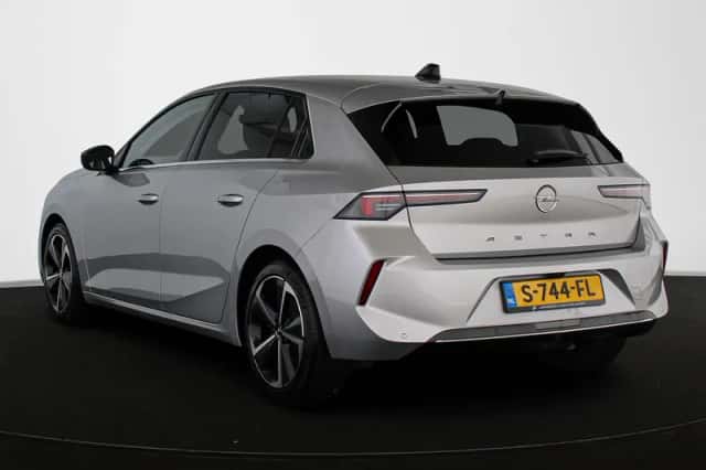 Opel Astra (2023) thumbnail 4