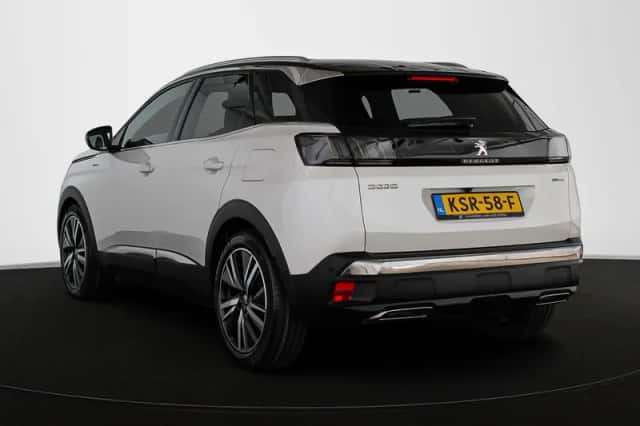 Peugeot 3008 (2021) thumbnail 4