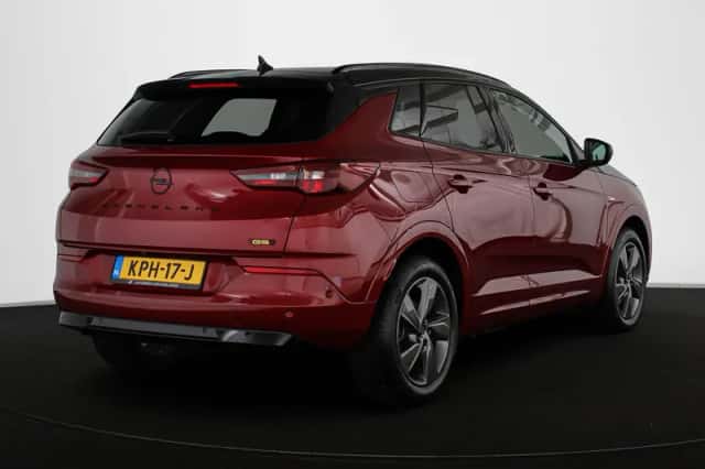 Opel Grandland (2023) thumbnail 3