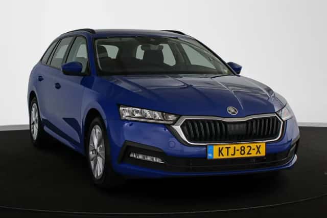 Škoda Octavia (2023) thumbnail 2