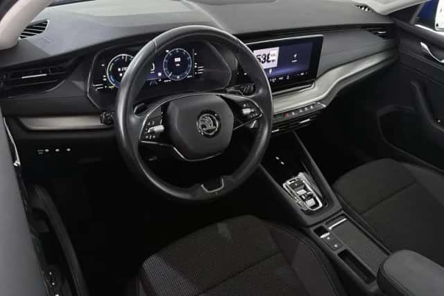 Škoda Octavia (2023) thumbnail 5