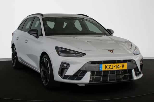 CUPRA Leon Sportstourer (2025) thumbnail 2