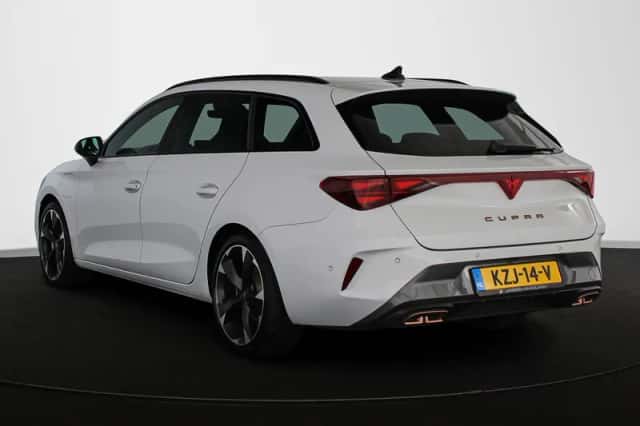 CUPRA Leon Sportstourer (2025) thumbnail 4