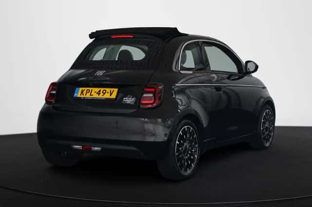 Fiat 500C (2024) thumbnail 3