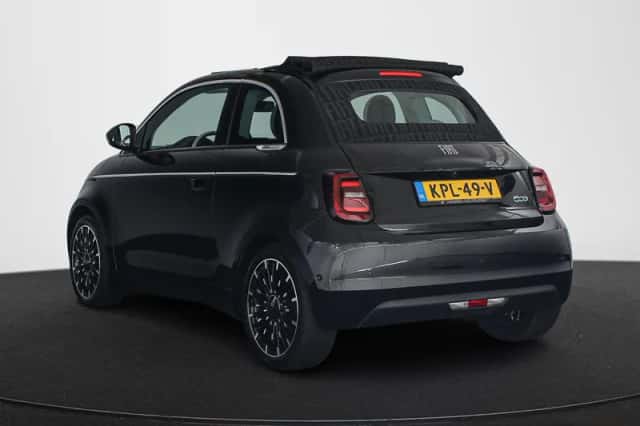 Fiat 500C (2024) thumbnail 4