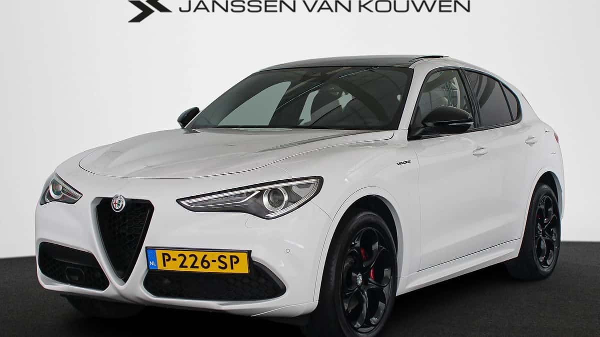 Alfa Romeo Stelvio (2022) — foto 1