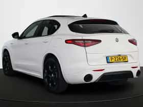 Alfa Romeo Stelvio (2022) thumbnail 4