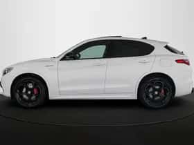 Alfa Romeo Stelvio (2022) thumbnail 34