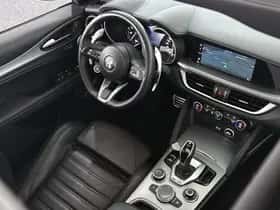 Alfa Romeo Stelvio (2022) thumbnail 40