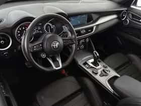 Alfa Romeo Stelvio (2022) thumbnail 5
