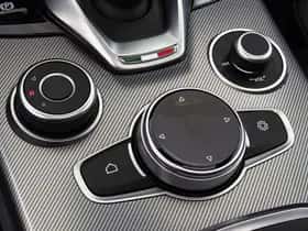Alfa Romeo Stelvio (2022) thumbnail 45