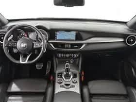 Alfa Romeo Stelvio (2022) thumbnail 7