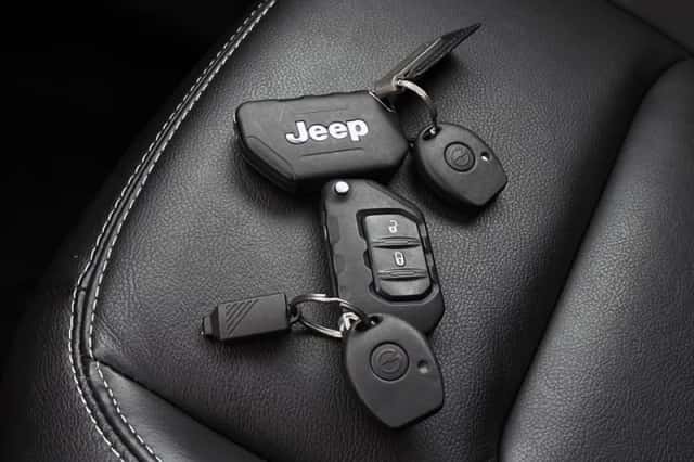 Jeep Wrangler (2023) thumbnail 32